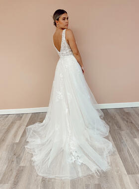 Rebecca Ingram Raelynn wedding dress